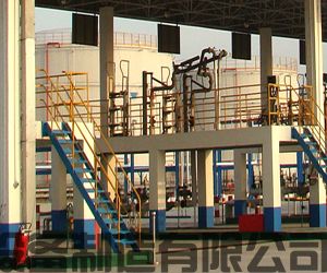 中航油云南分公司定制采購的一批AL1401汽車頂部裝卸鶴管已發(fā)往使用現(xiàn)場(1) 中航油云南分公司定制采購的一批AL1401汽車頂部裝卸鶴管已發(fā)往使用現(xiàn)場(1)